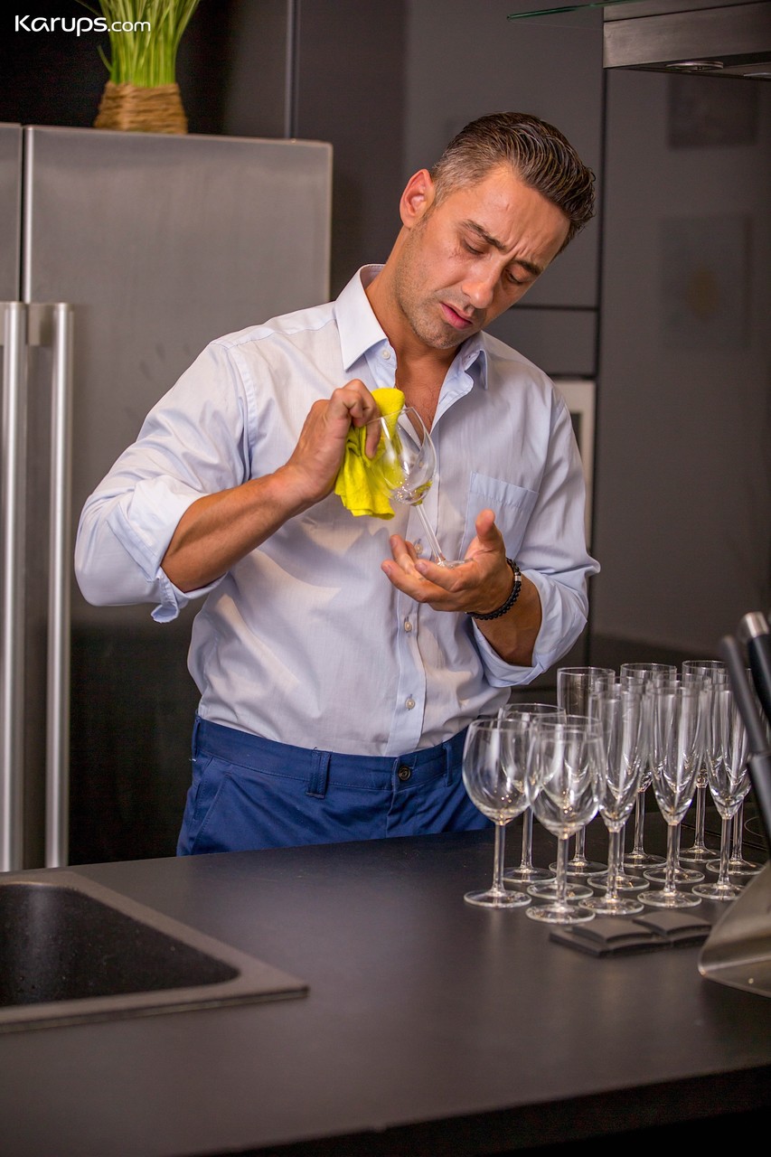 الشقراء الهواية دايانا آيس تحررت من فستان الجلد قبل الجنس