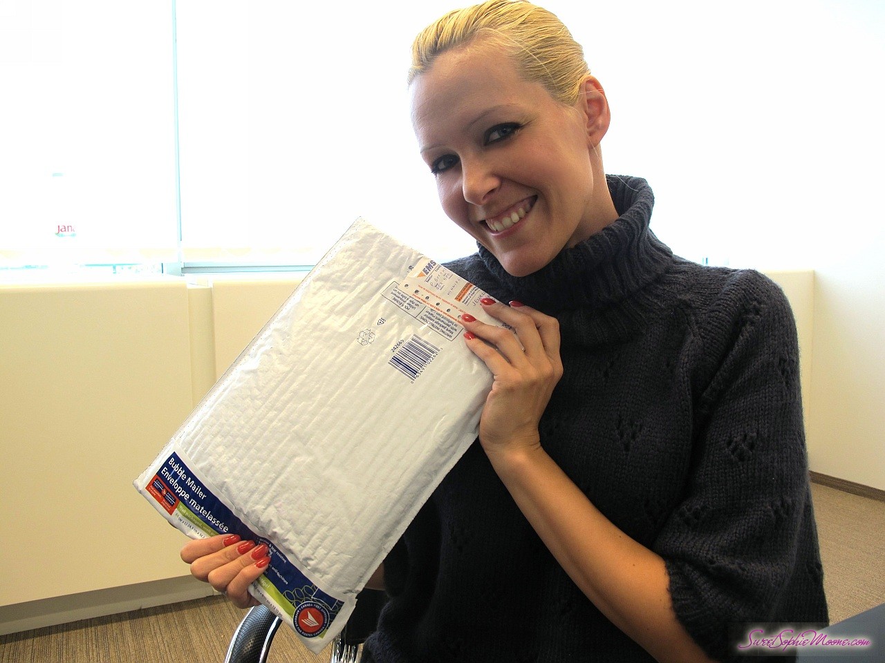 Sophie Moone 从男朋友那里得到圣诞礼物