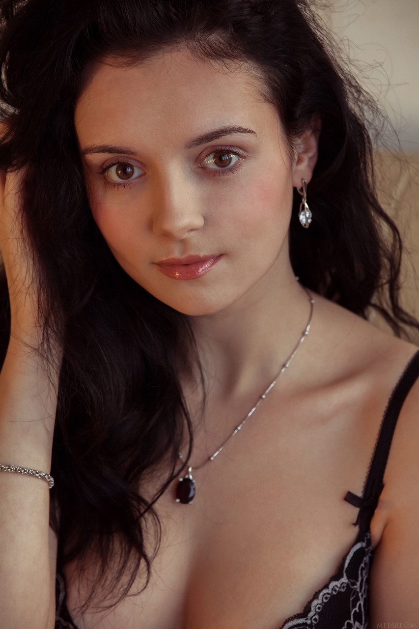 阿纳塔利在 Met Art 画廊的裸照