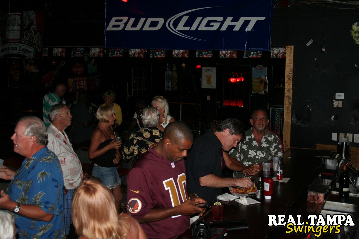 Wilde Party Mit Reifer Alexis Ellis Und Versauten Milfs, Die Große Titten Zeigen