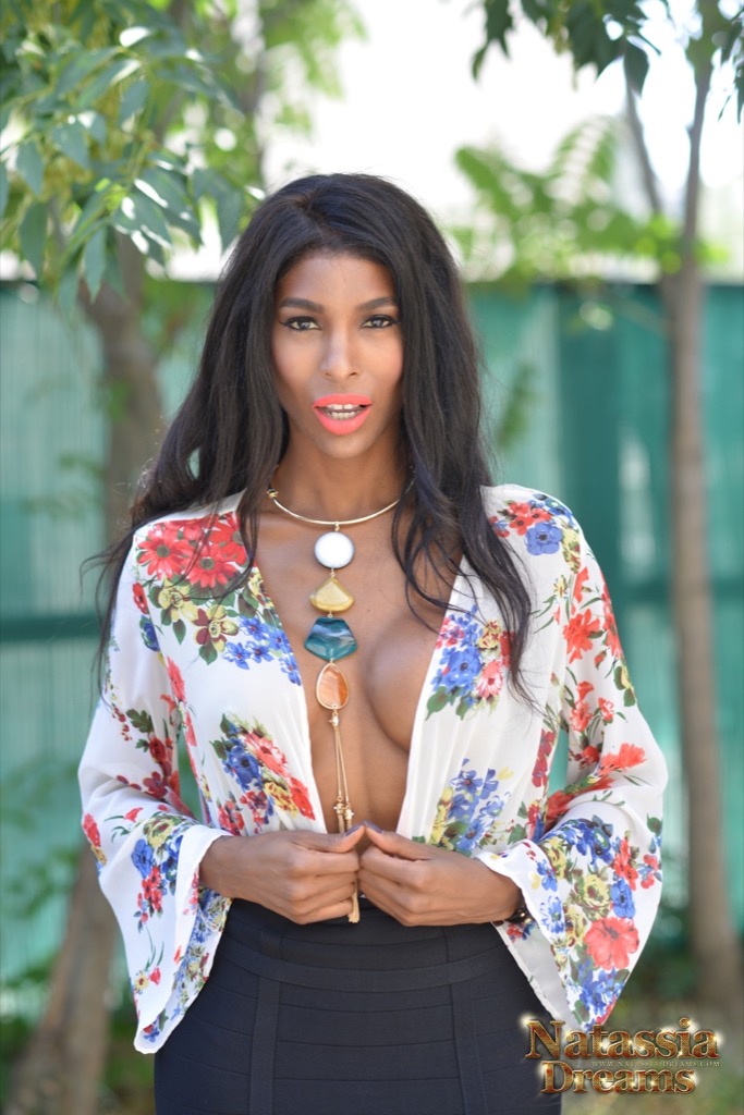 娜塔西亚·梦斯裸照色情图片 featuring 娜塔西亚·梦斯官方