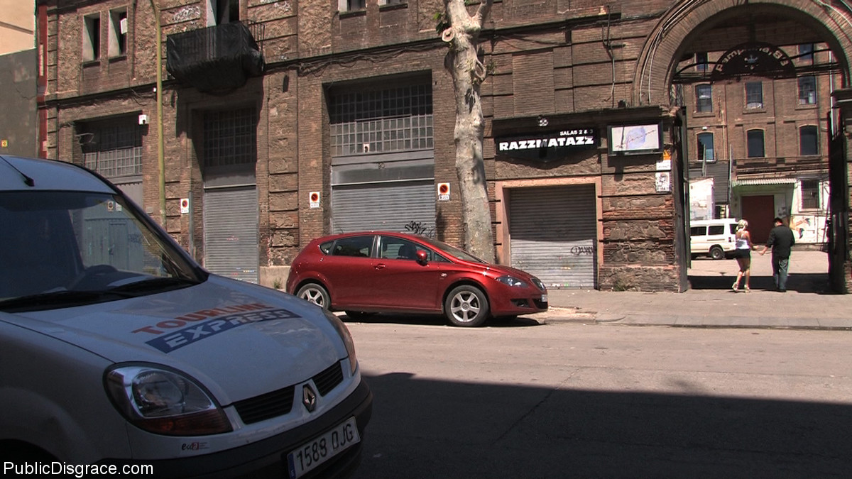 レイラ・ブラック＆オリバーの公開恥辱 ホットギャラリー