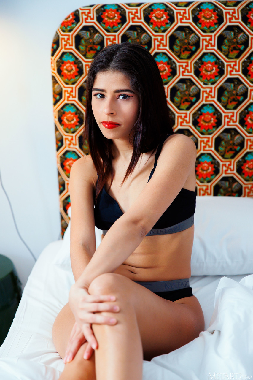 Met Artがメル・ブランカをセンシュアルなエロティックギャラリーにて紹介