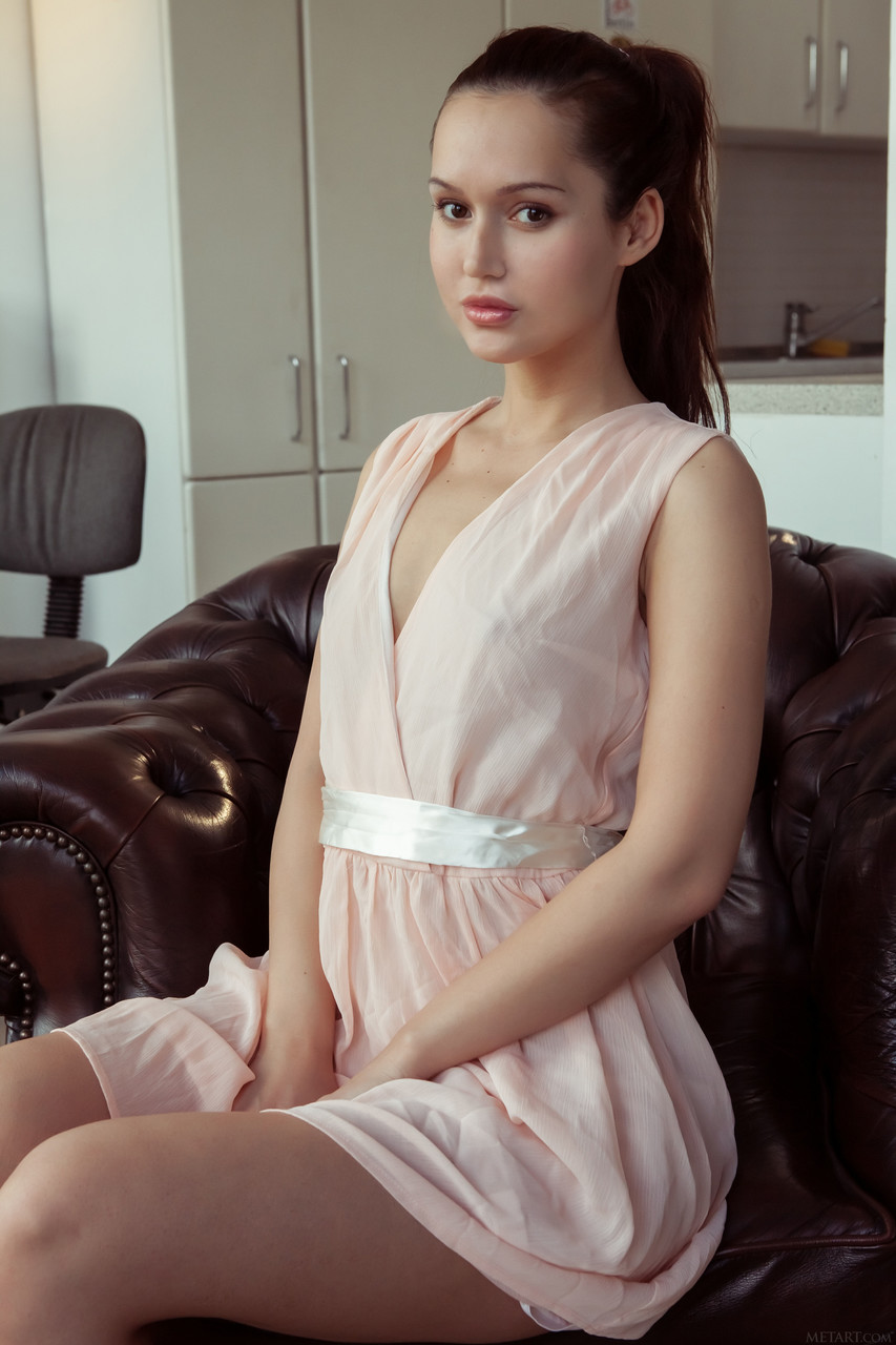 アップクローズ剃毛マンコディスプレイバイアピールポニーテールシンティア