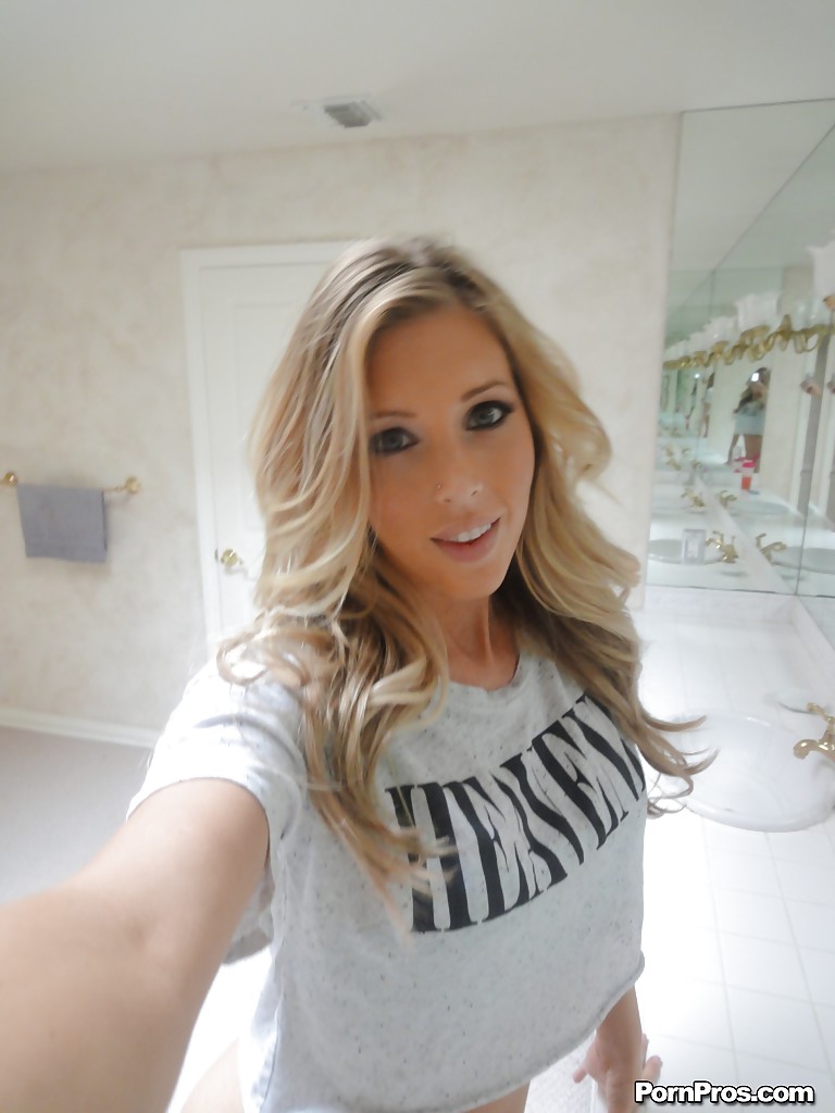 Young Blonde Samantha Saint Taking Nude Selfies In Bathroom