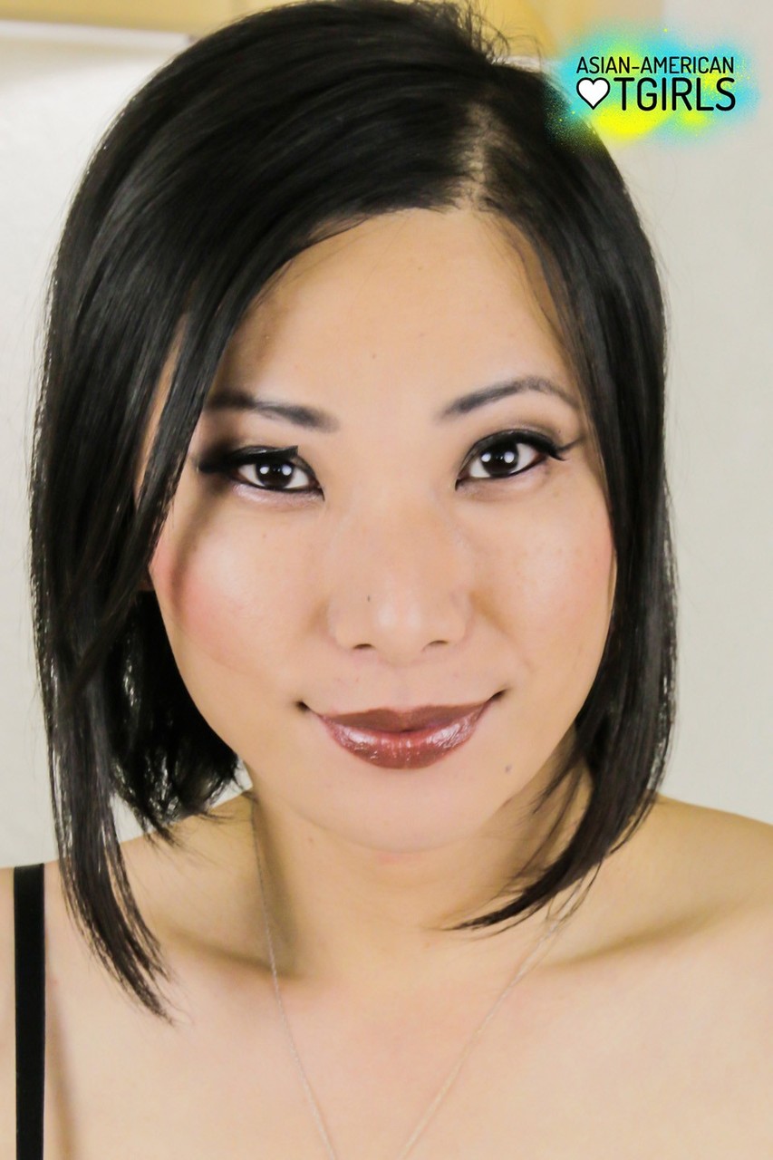 Asiatique TGirl Bora Gin Dans Une Performance XXX Chaude