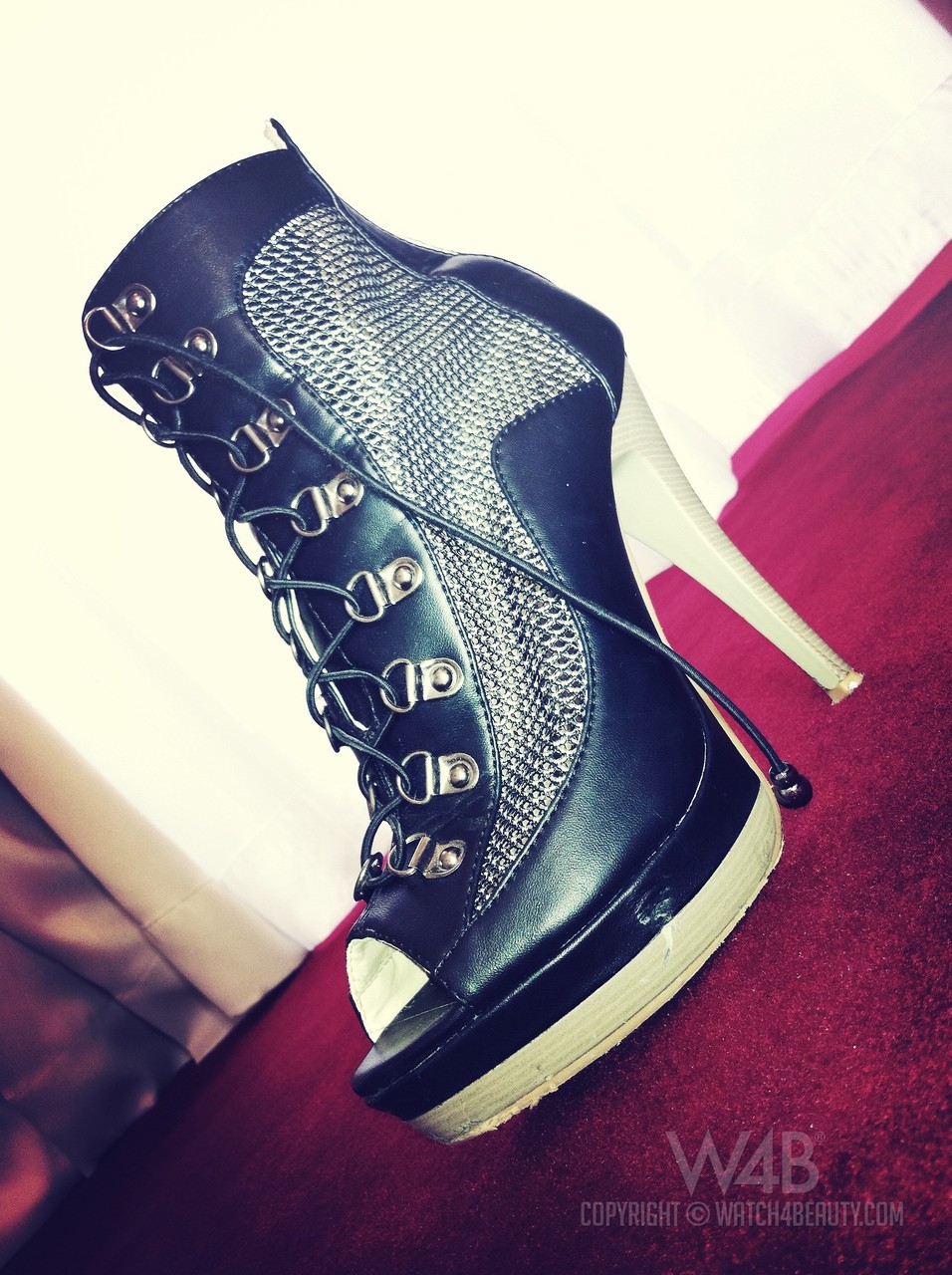 Raven-Haired Teen Kala Ferard In Stockings Spreads Pussy And Ass