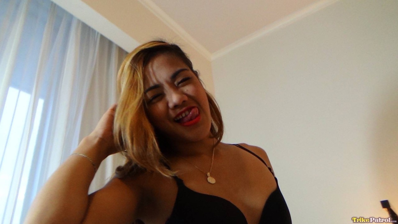 الفلبينية الطويلة مونيك غونزاليس تُظهر جسدها الممتلئ بعد ممارسة الجنس