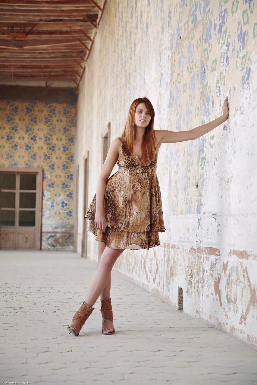 来自 Errotica Archives 的 Kami 裸体图像