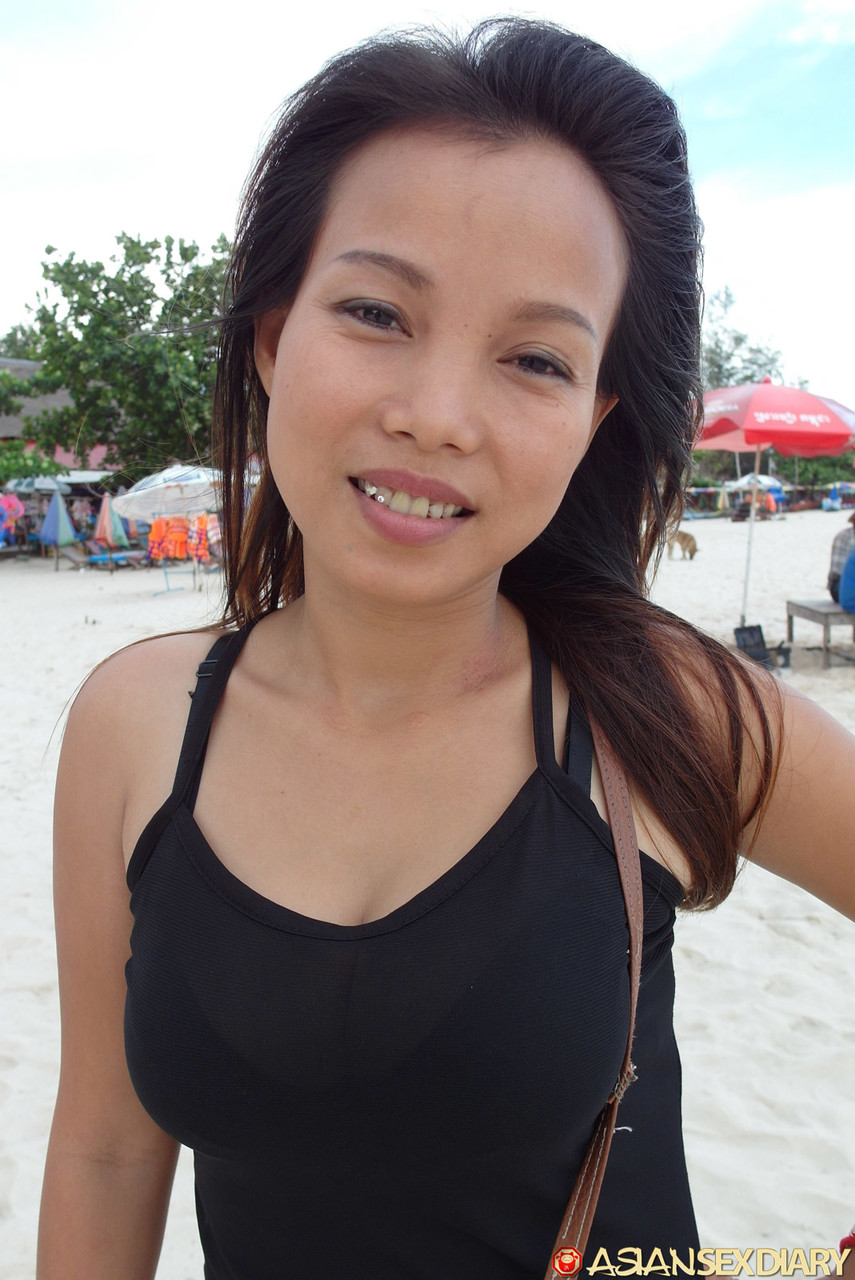 Asian Teen Sok Neng Strips Naked Before POV Sex With Foreigner