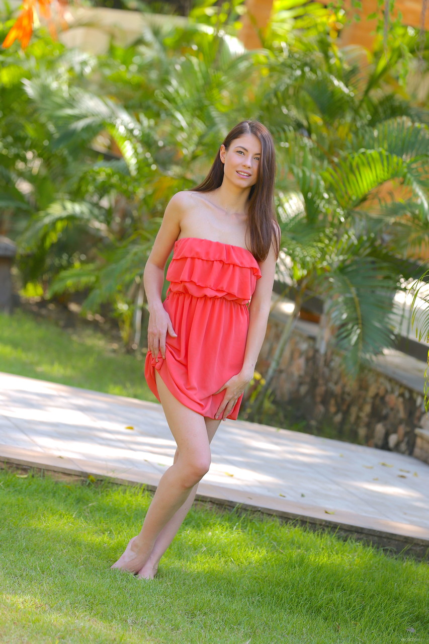 赤裸的希拉里C 色情之美