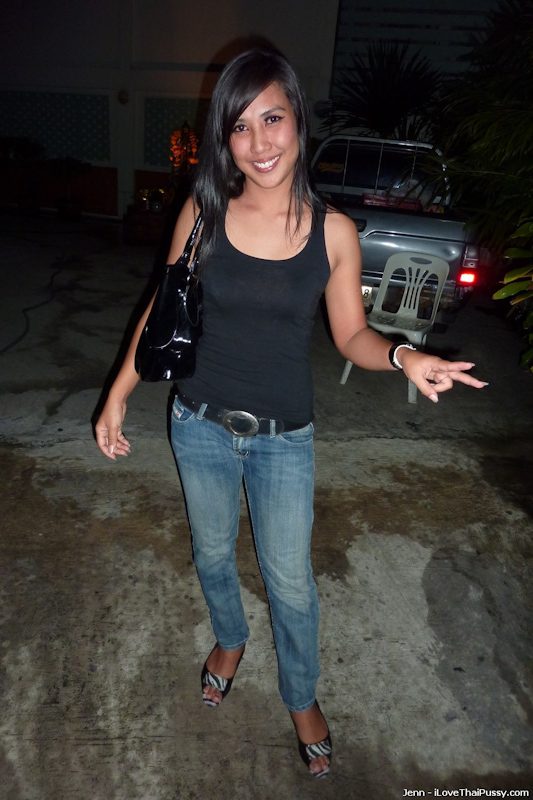 شابة آسيوية تstoppedت ترفع شعرها وتأخذ قذفًا بشدة مقابل رحلة مجانية