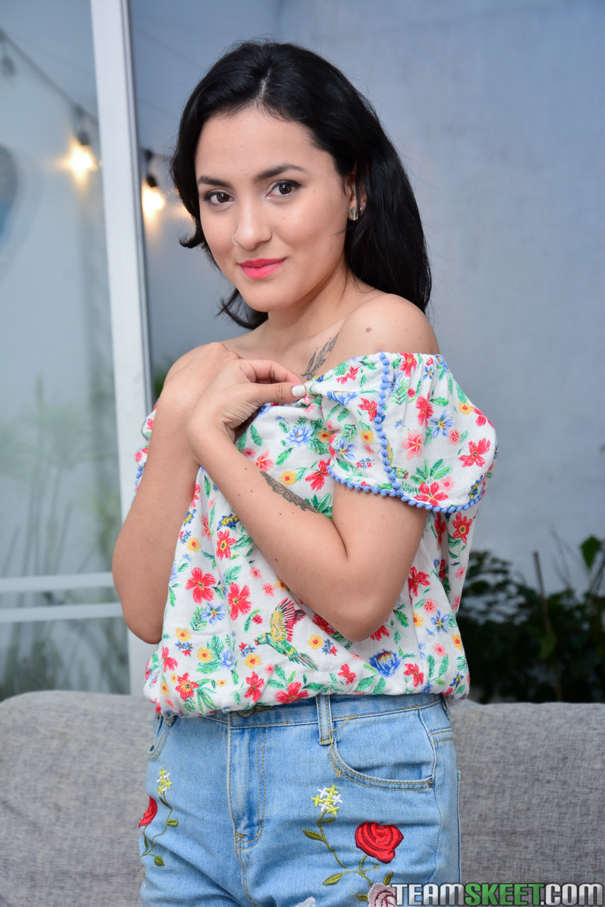 拉丁宝贝马霍·桑塔纳在激烈性爱后接受颜射