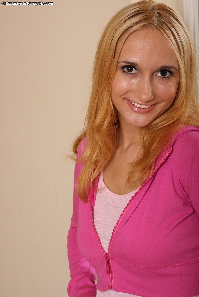 金髪ティーン・レスリー・ラブ ヌードモデルデビュー