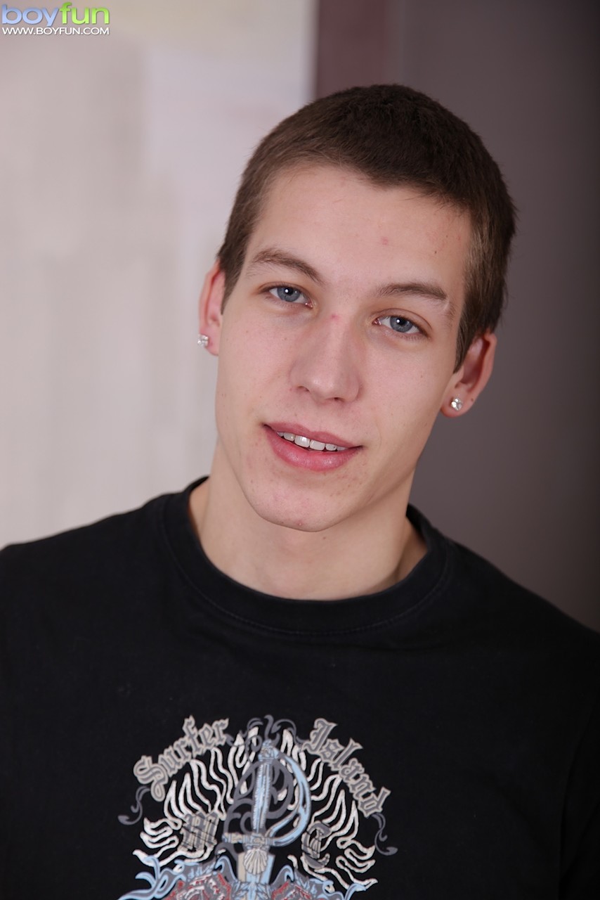 ジェームズ・ポッパーの裸の写真 Boy Fun