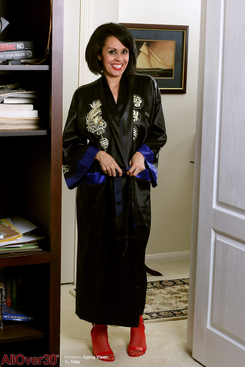 صور عارية للمرأة الغجرية فوق سن الثلاثين