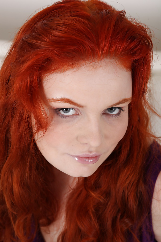 الفرج الناري صانع Milf Hottie Babeurre تمتد فرجها