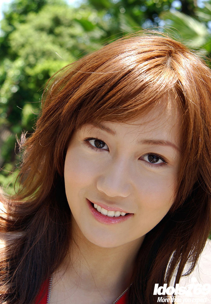 Yuri Seto Enthüllt Ihre Verführerischen Asiatischen Kurven