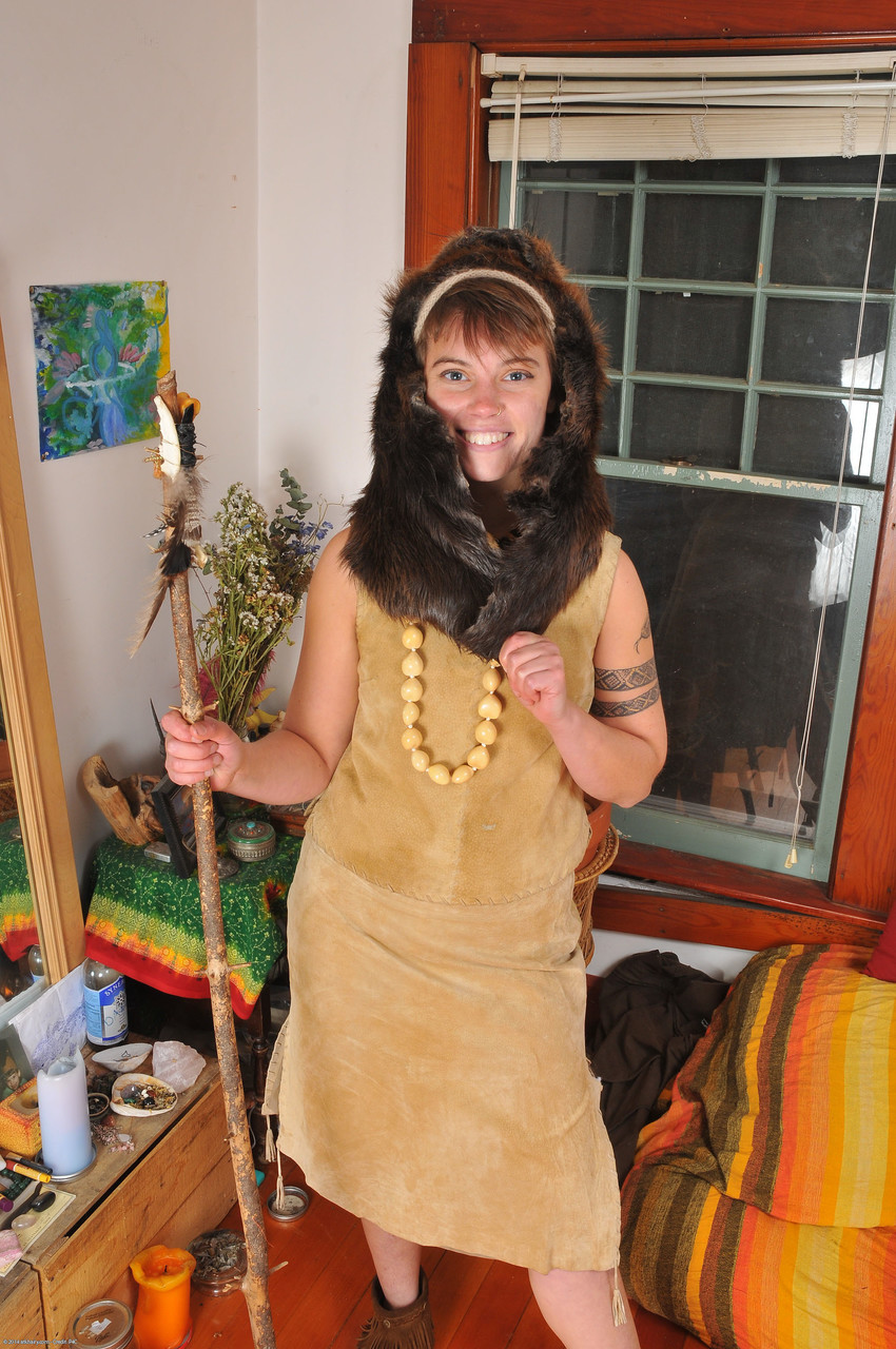 صور عرتميسيا العارية في أرشيف ATK