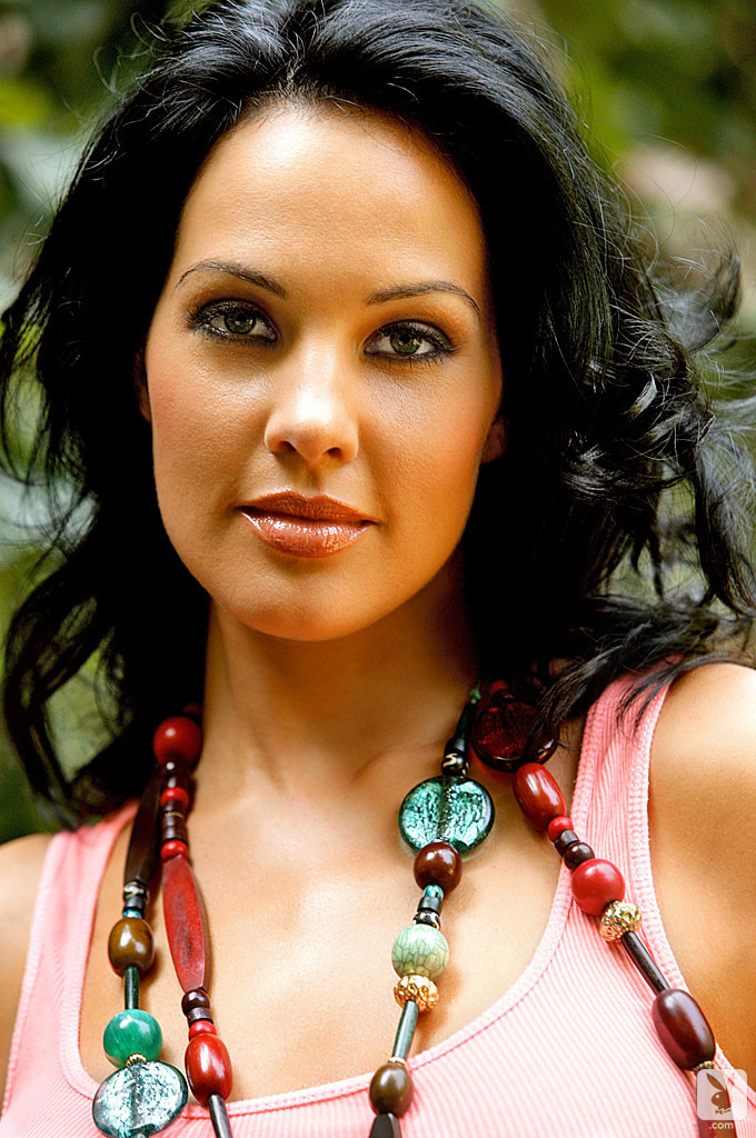 女神蒂芙尼·法伦户外大秀巨乳美臀