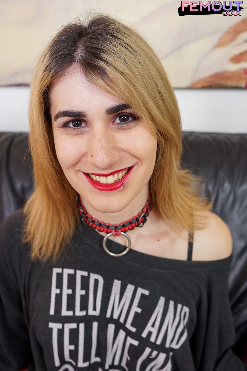 फीमआउट XXX विक्सन रोज़ XXX तस्वीरें