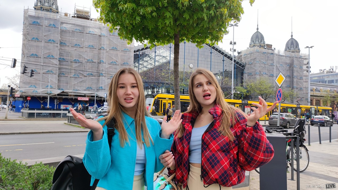 Étudiantes Sofi Noir Et Amalia Davis Profitent De Sexe À Trois Sur Le Lit