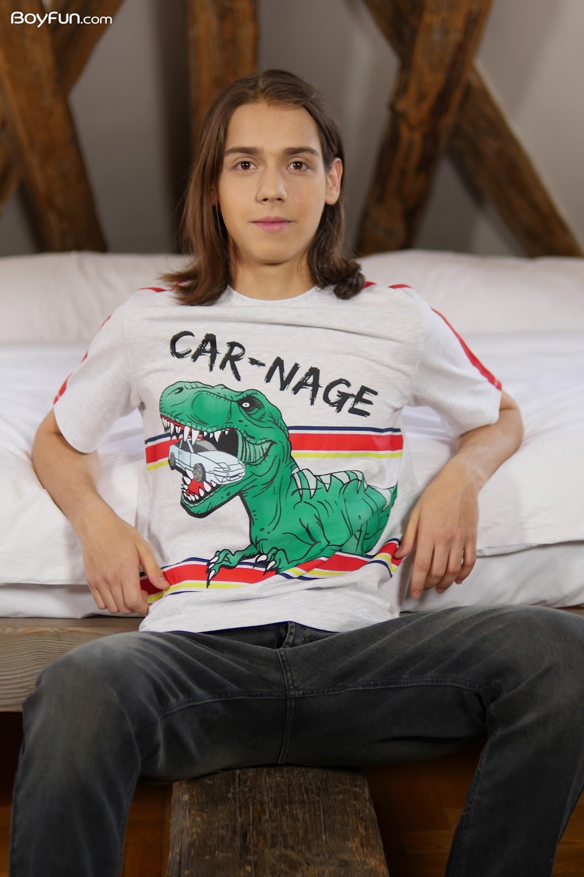 Unwiderstehlicher Twink Jake Olsen Zeigt Seinen Großen Schwanz Und Seine Enge Anal-Liebes-Höhle