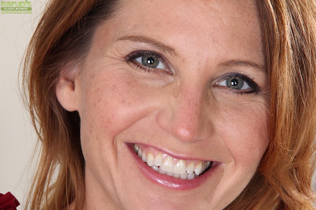 Milf Sky Rodgers Flashes Her Shaved Beaver In Daring Photo Set