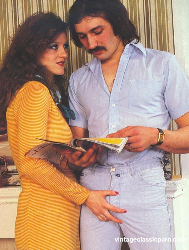 ثلاثي FFM كلاسيكي مع شقراوات يشاركن قضيبًا كبيرًا