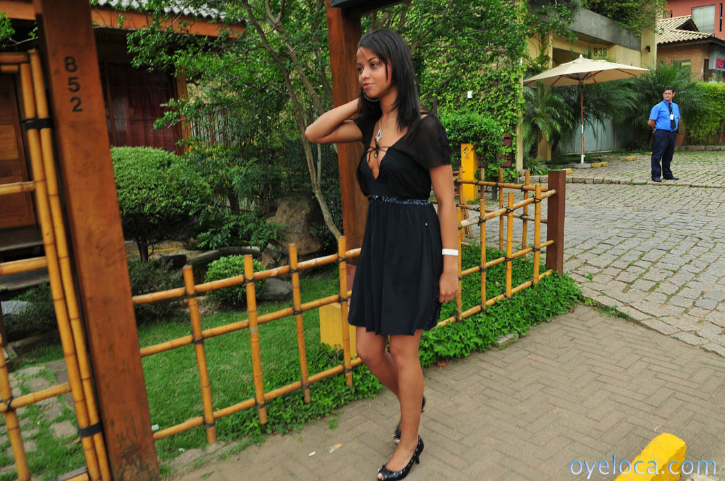 Latina Marcellinha Moraes Bekommt Gesichtsbesamung Nach Dem Reiten Auf Einem Steinharten Schwanz