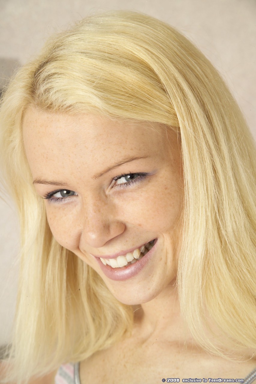 أحلام المراهقين مع كاميلا كرابي في عمل ساخن XXX