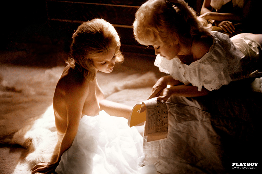 Photos Candid D'Une Fête De Playmates Dans Les Années 60