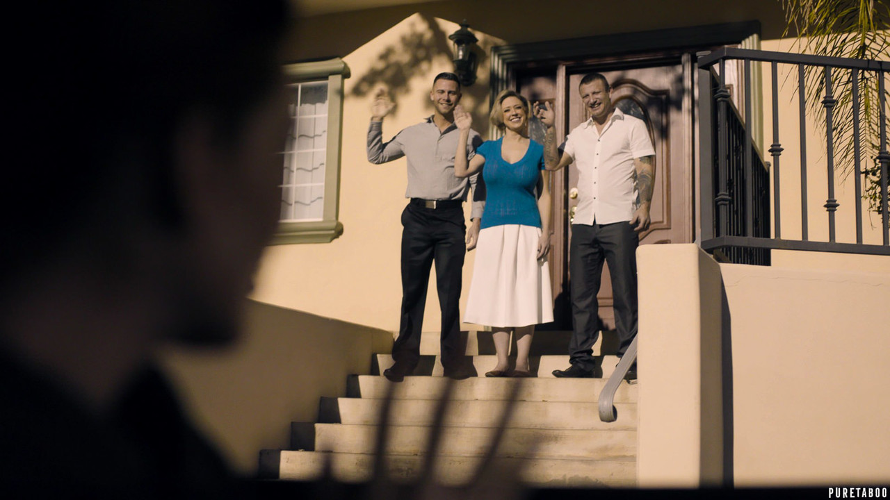 Maman Dee Williams Et Belle-Fille Maya Kendrick Dans Un Plan À 4 En Famille