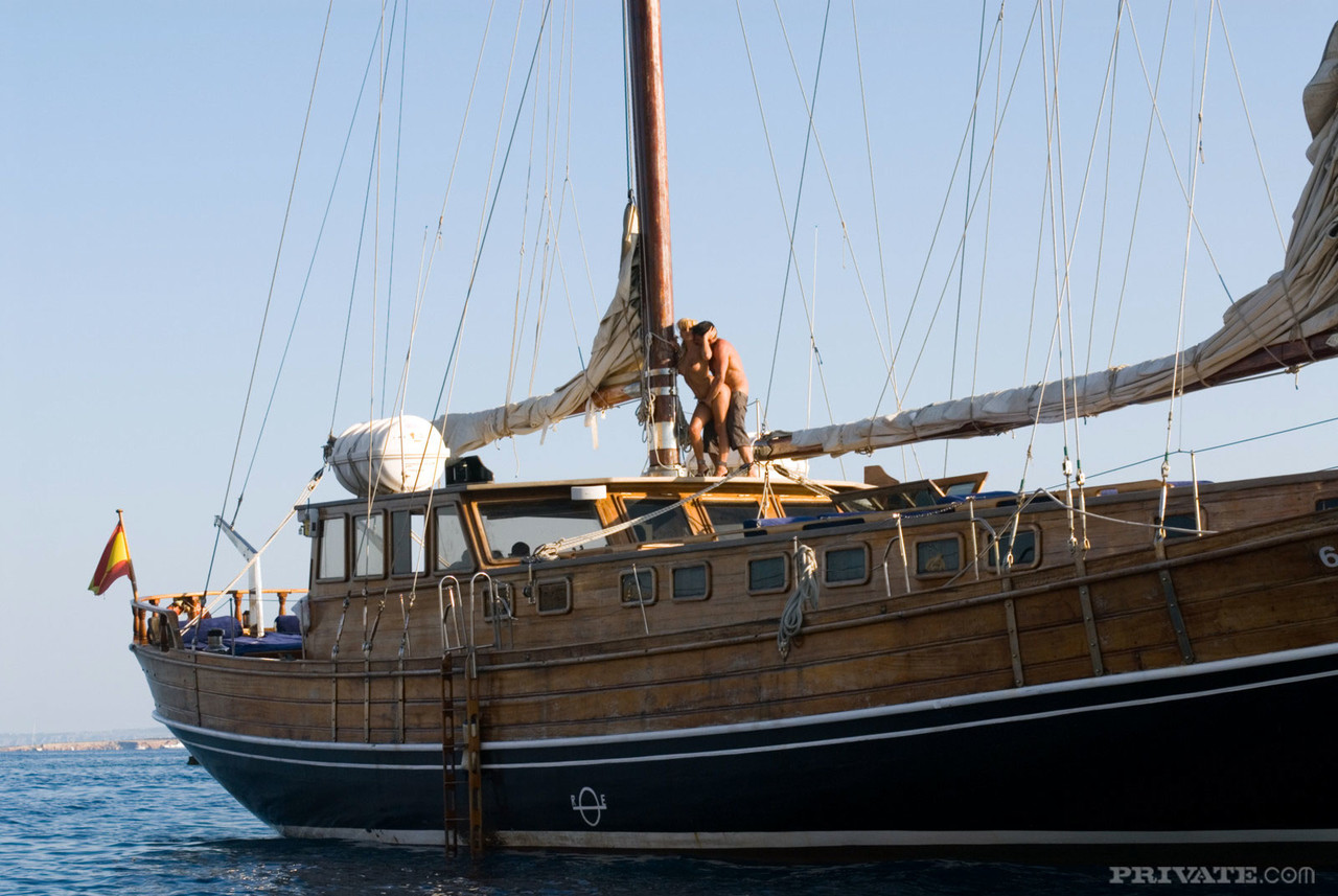 Sexy Big Titted Slut Sucking Cock Naked Outdoors On Her Knees At Wharf