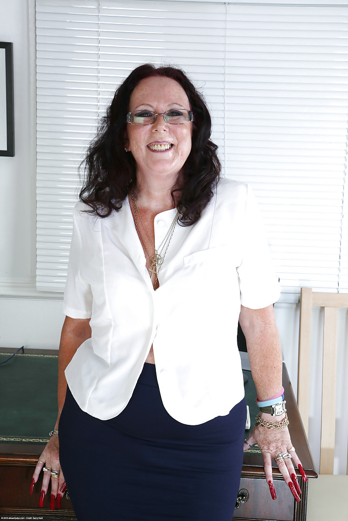 Wild Mature Secretary Zadi In Sexy Glasses And Stockings Alone