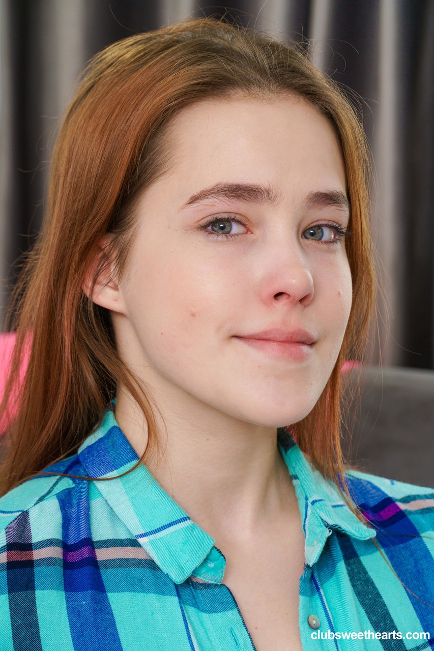 Николь Мурковски И Фесса Люкс Раздеваются, Пока Шалят