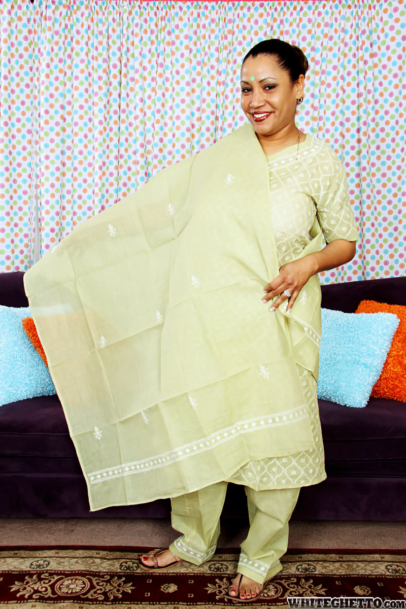 Mature Indian Kira B Shows Sexy Legs In Sandals Non Nude