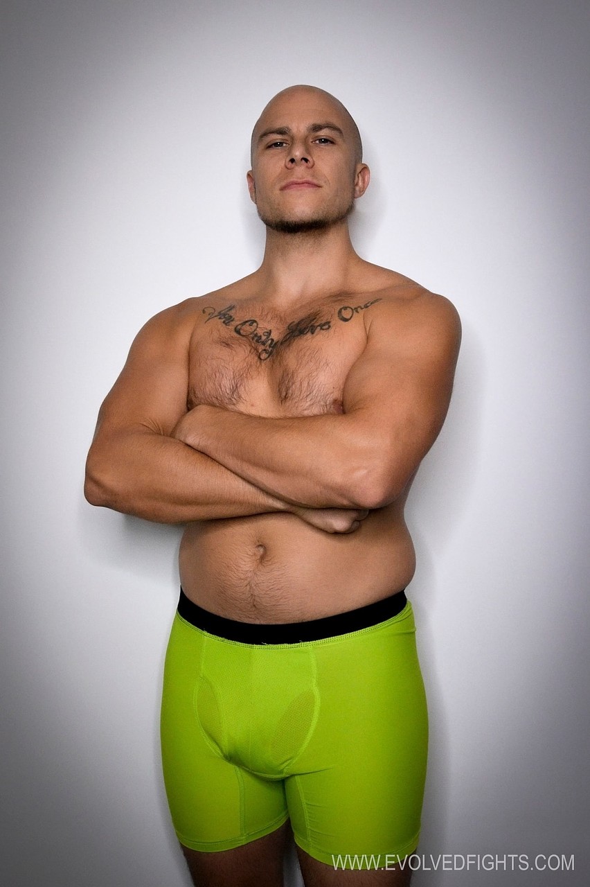 लंबी सुनहरे बालों वाली पहलवान लंदन नदी चेहरा और योनि को लड़ाई के दौरान चोदा गया