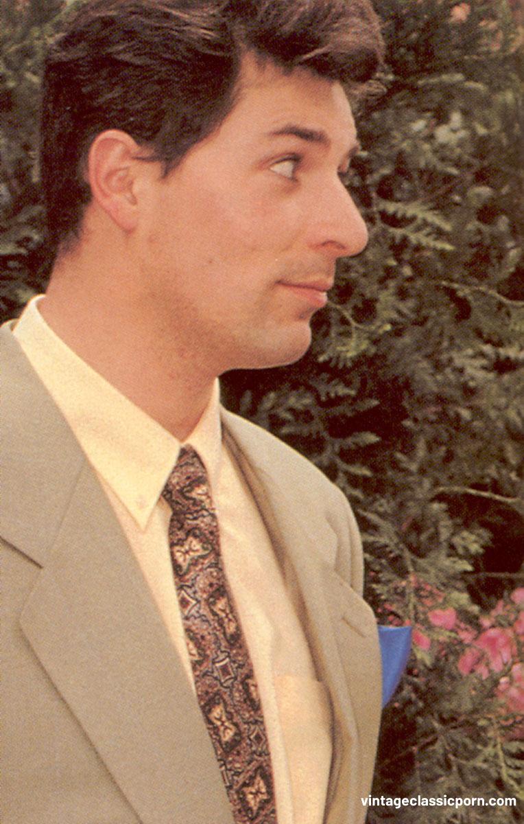 Gata De Boceta Cabeluda Leva Pirocas Grandes Fundo Em Suruba Com Machos Bem Dotados