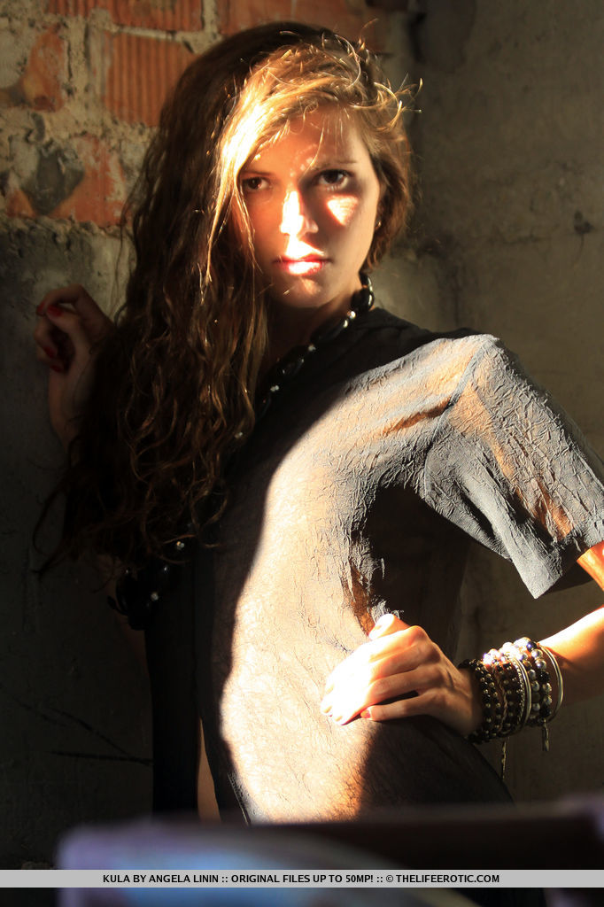 Glamour Model Salomja A Gets Naked Next To A Wall Of Bricks