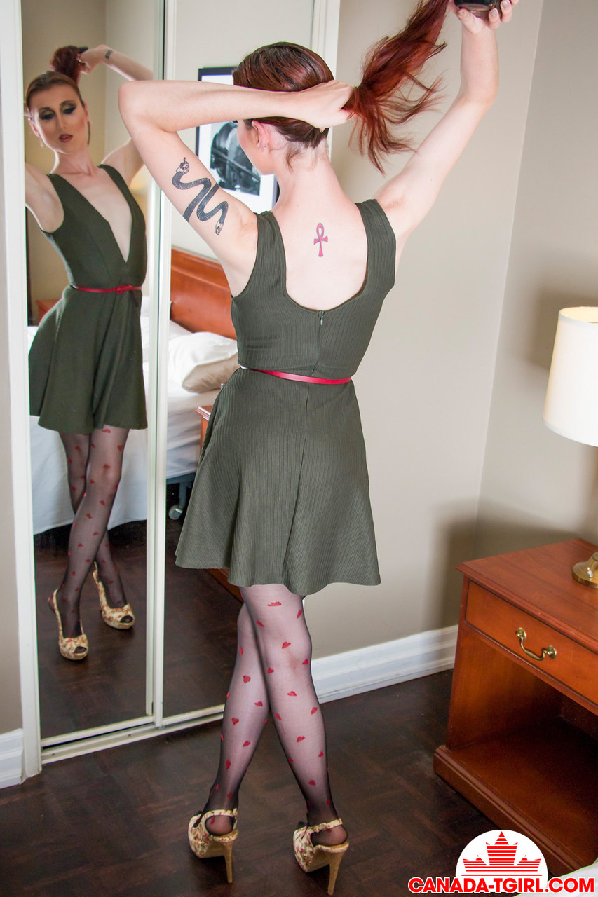 ジェレナ・ヴァーミリオンのヌード写真 カナダ トガール