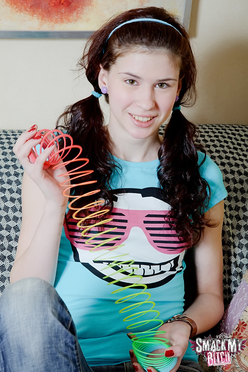 Garota Jovem Sexy Lavanda Em Cima Durante O Sexo