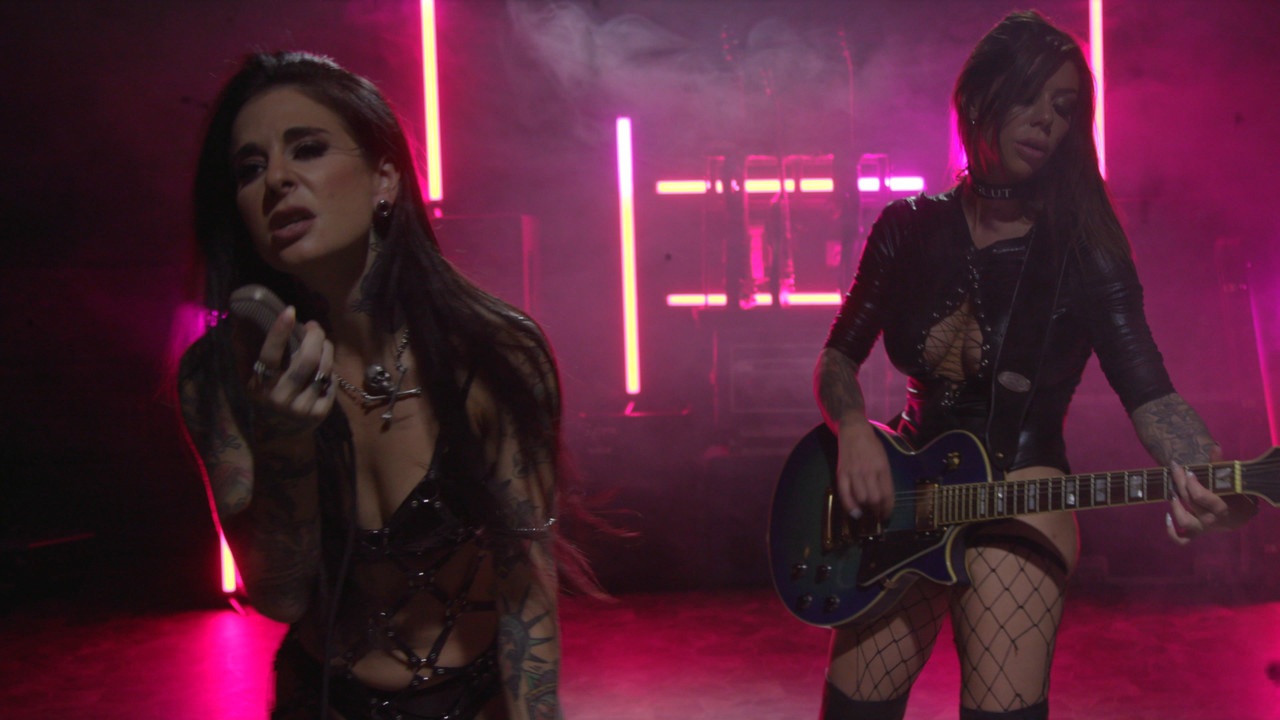 Sexo Lésbico Com Joanna Angel E Karma Rx Após O Show De Rock