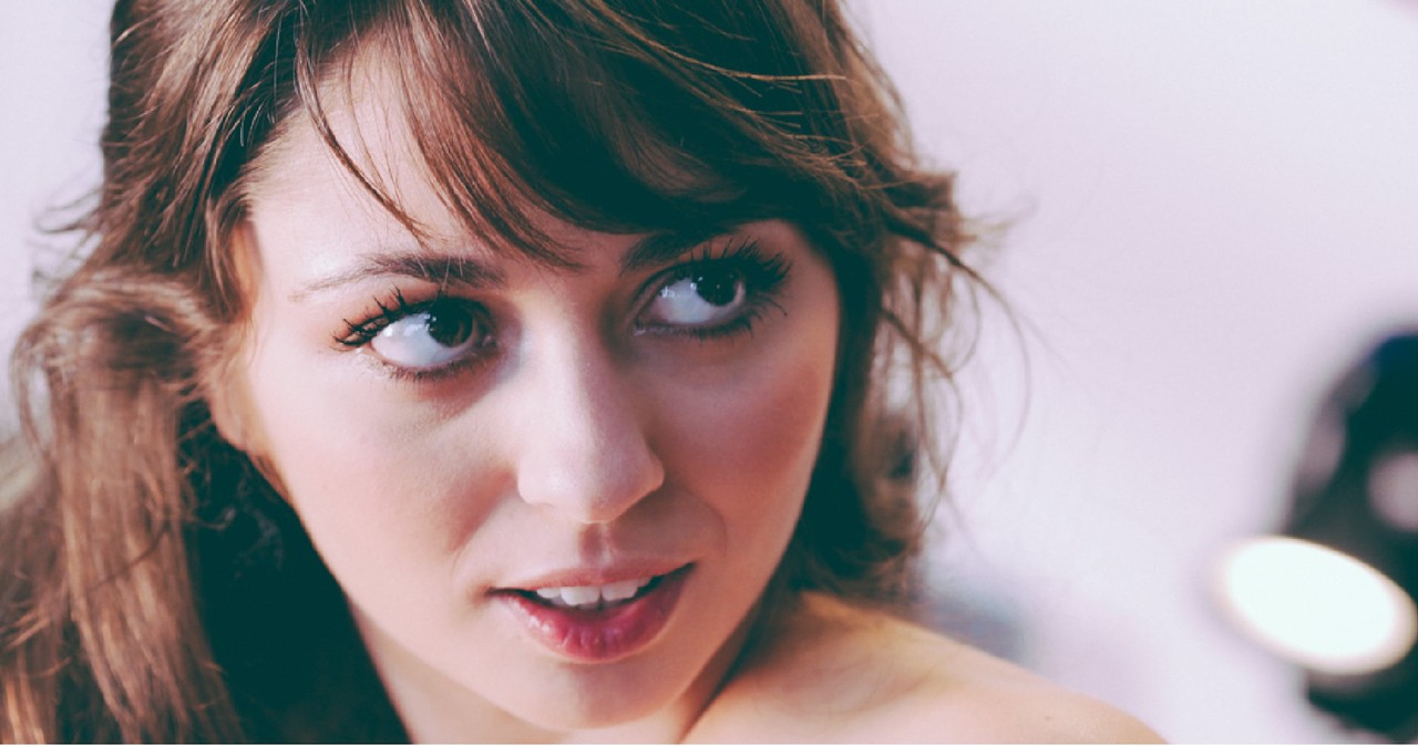 Seductive Brunette Amateur Miriam Seduces Handsome Colleague