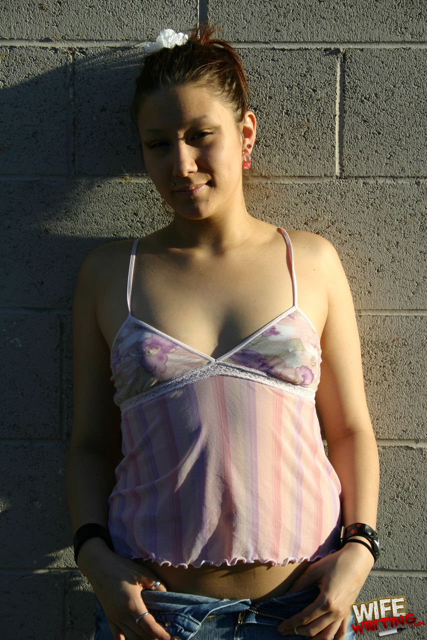 الشقراء السمنة ويسلي بايبس تتحول إلى سمراء بعد إظهار جسدها