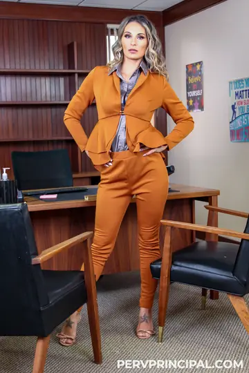 Mandy Rhea – Thick Blonde MILF Strips Off Her Uniform for Cowgirl Sex in the Office