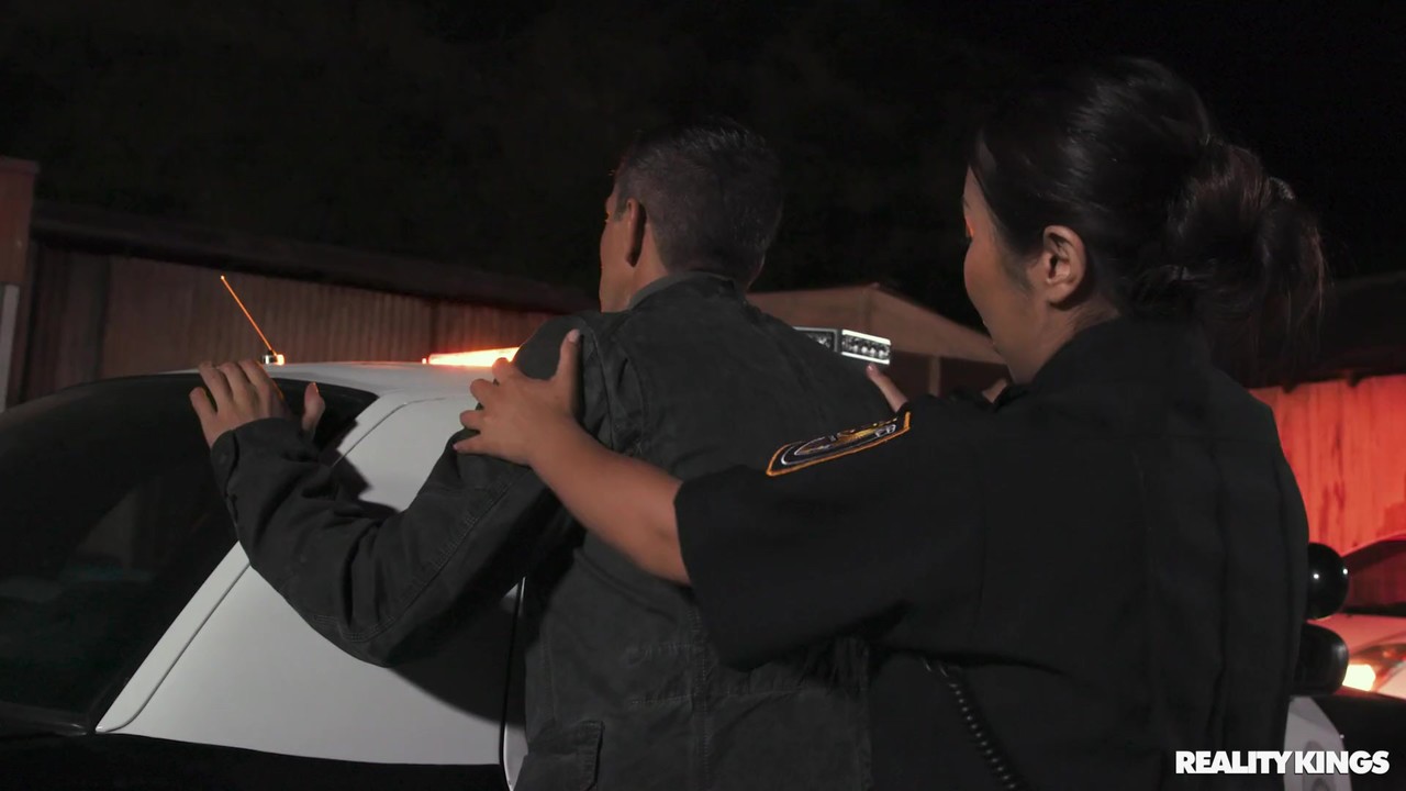 Bella Rolland E Nicole Doshi Em Três Vezes Mães Fodem Adolescentes Com Mick Blue