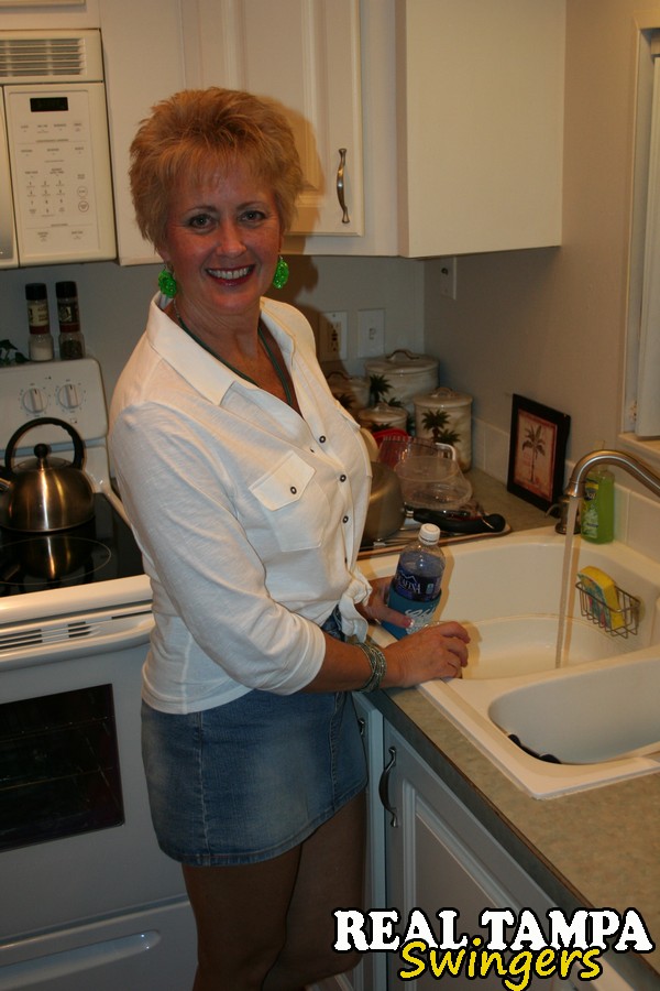 Amateur Granny Tracy Lick And Friends Suck Each Other'S Tasty Nips