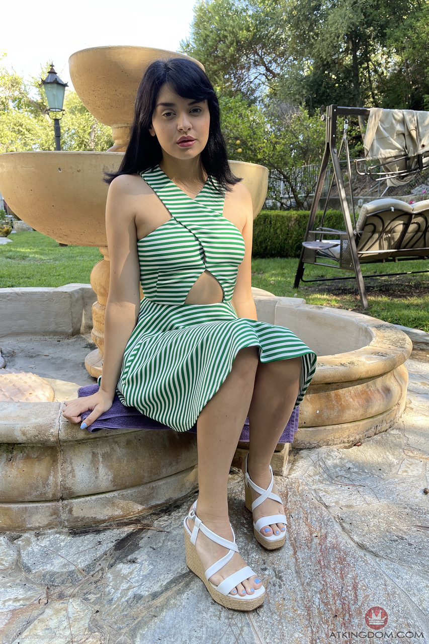 ATK جاليريا تقدم ليدا لوتHARIA في صور بورنو ساخنة