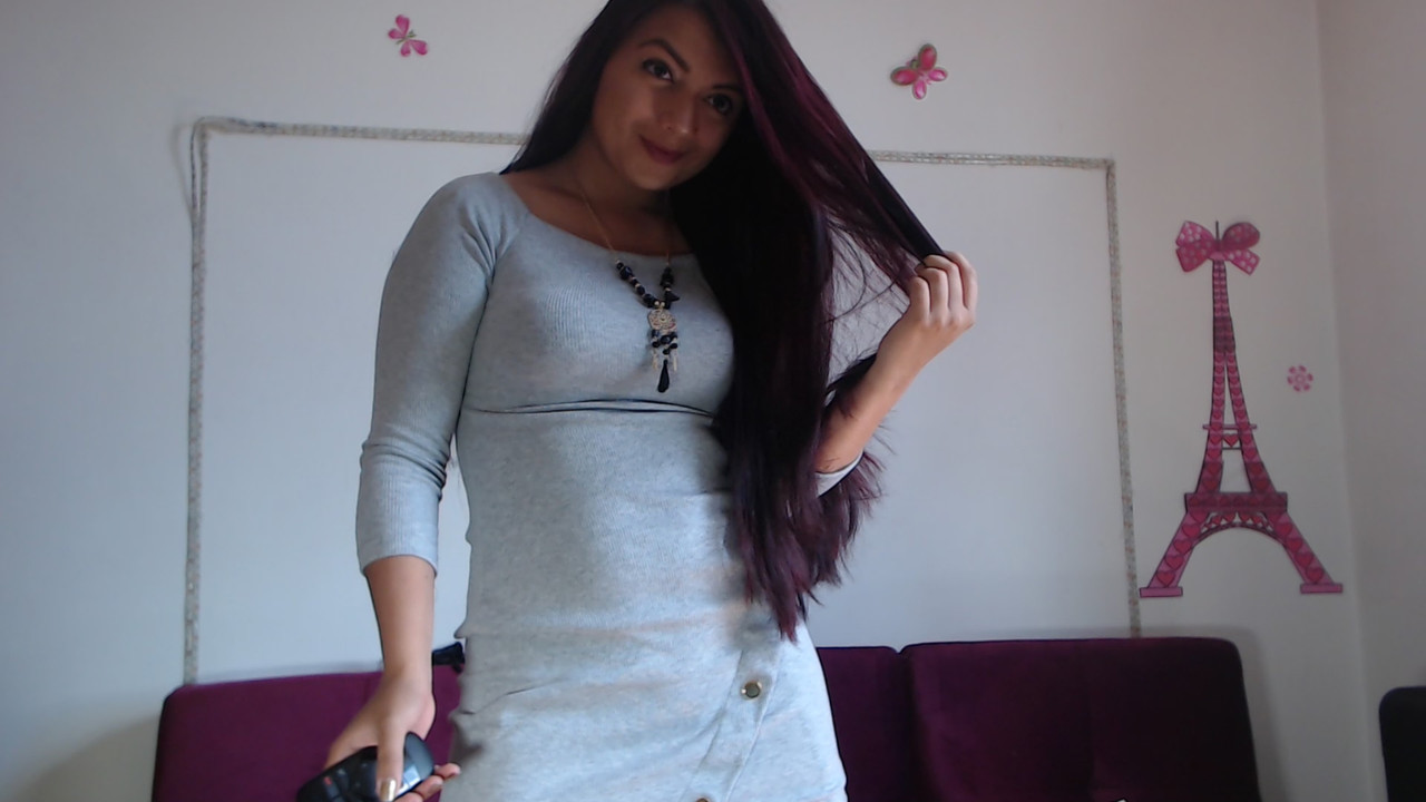 丰满哥伦比亚美女索菲亚·戈麦斯独自玩具自慰